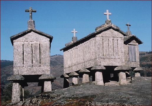 Espigueros and Horreos