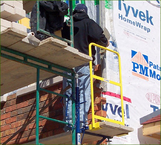 adjustable scaffolding