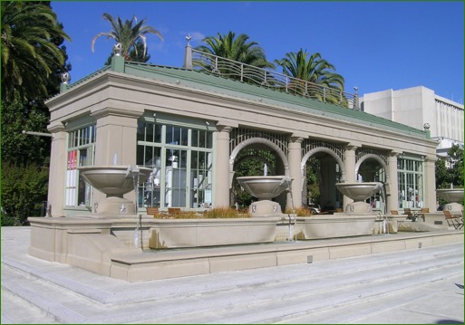 California’s Redwood City Courthouse Square