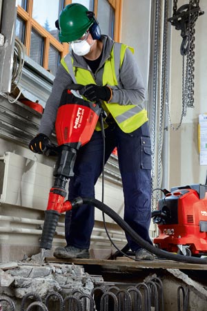 TE 1000-AVR Breaker With Dust Removal System