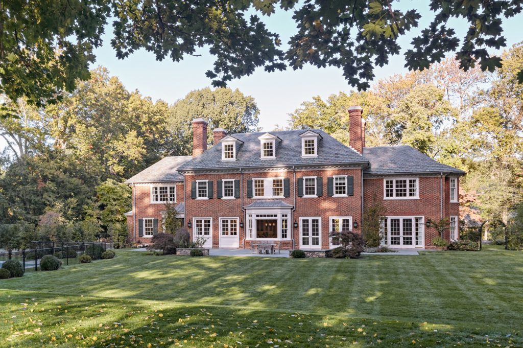 This New Georgian Revival Home won the 2016 Brick in Architecture Best-in-Class Award for 